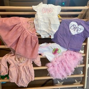 Set of 5 One pinks, white and purple dresses and top sz12-18 months